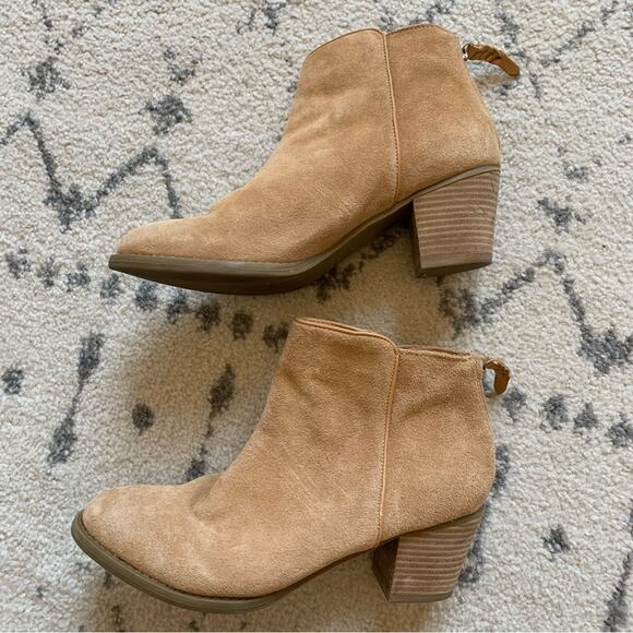 American Eagle Light Tan Faux Suede Ankle Boots - Picture 10 of 10